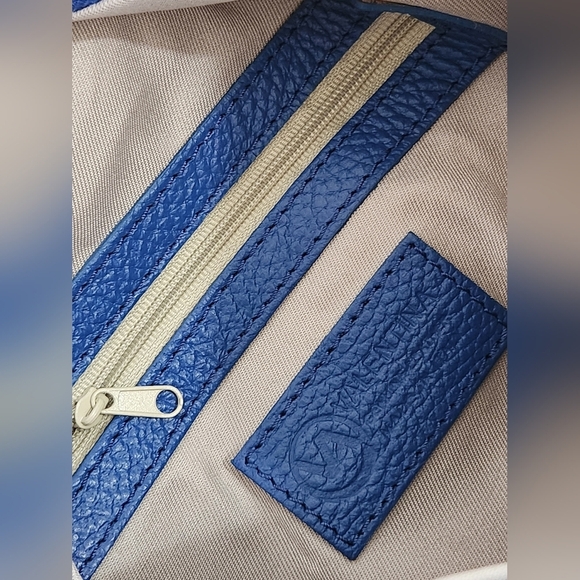-SOLD-Valentina Italia Blue Leather Sling Backpack/Shoulder Bag/Handbag,  BNWOT - Picture 10 of 16